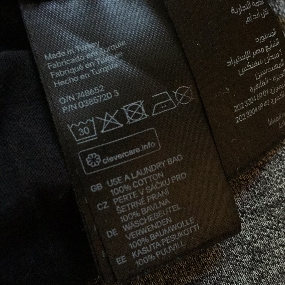 Trendy H&M graphic top - Picture 6 of 7